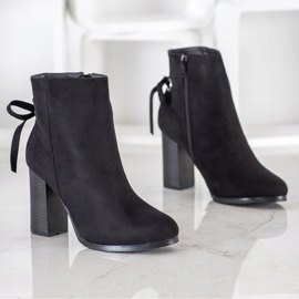 Goodin Stiefel mit dekorativer Bindung schwarz 1