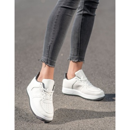 SHELOVET Turnschuhe auf Paltform weiß 2