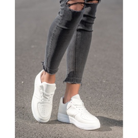 SHELOVET Turnschuhe auf der Plattform weiß 1