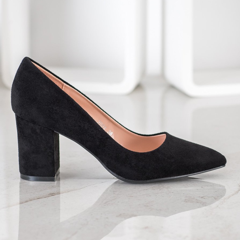 Nio Nio Schwarze Pumps auf einer Säule 2