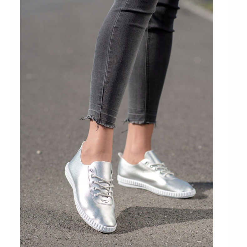 SHELOVET Silberne Sneakers mit Öko-Leder 1