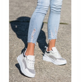 SHELOVET Stylische Sneakers mit Schnürung weiß 2