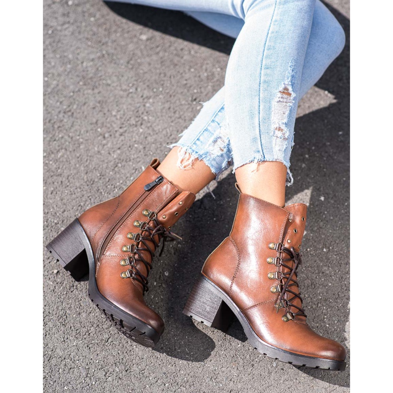 Arbeiter auf der Post von VINCEZA braun 1