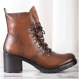 Arbeiter auf der Post von VINCEZA braun 2