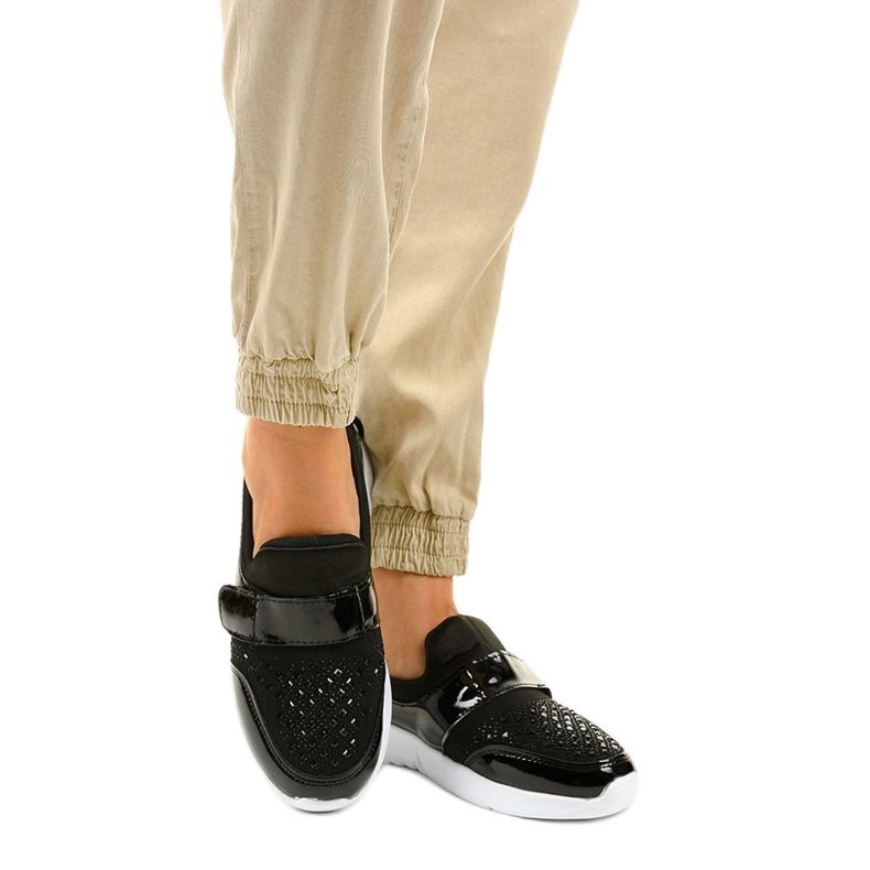 Schwarz-weiße Sportschuhe zum Hineinschlüpfen B120-1 2