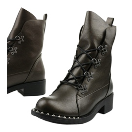 Braune Damenstiefel mit Aqua Nieten 1