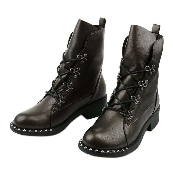 Braune Damenstiefel mit Aqua Nieten 2