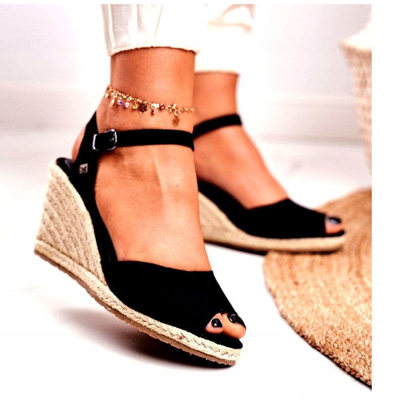 Damen Sandalen auf einem geflochtenen Keil Big Star Schwarz DD274A209 1