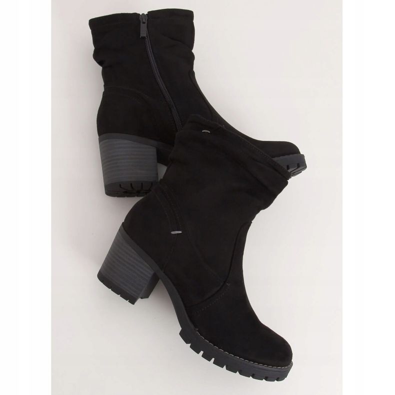 Schwarze Stiefel mit weiten Absätzen QQ-02 Schwarz 1