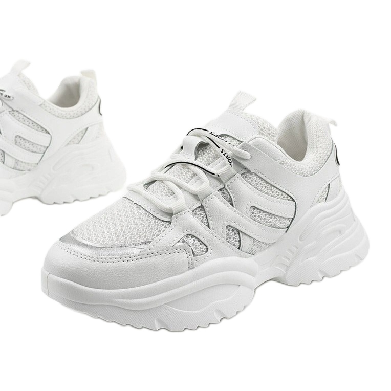 Cahraelas weiße Turnschuhe 1