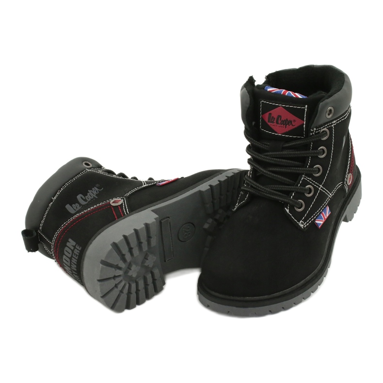 Kinderspiele, die an einem schwarzen Lee Cooper Reißverschluss gebunden sind 3