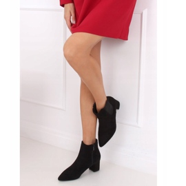 Schwarze Stiefel mit niedrigem Absatz W27012 Schwarz 1