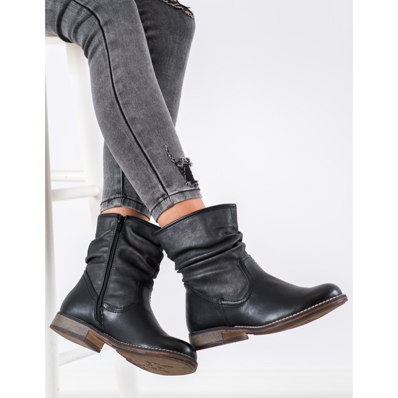 SHELOVET Isolierte flache Stiefel schwarz 2