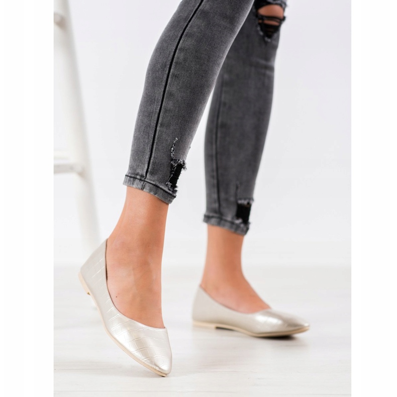 Weide Ballerina in Spitz beige 1