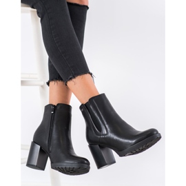 Weide Bequeme Stiefel auf einem Pfosten schwarz 1