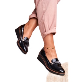 Vinceza Schwarze Damenmokassins mit Lackierung auf dem Abba-Keil grau 2