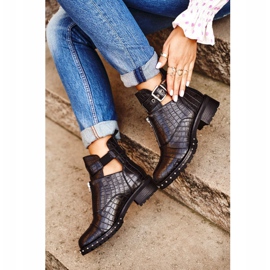 Schwarze Damenstiefel mit Ausschnitten Black Hampton 1