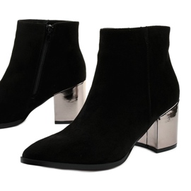 BM Schwarze Stiefeletten aus Astihusa Öko-Wildleder 1