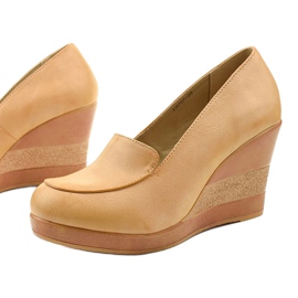Beige Pumps am Cofton Keilabsatz 1