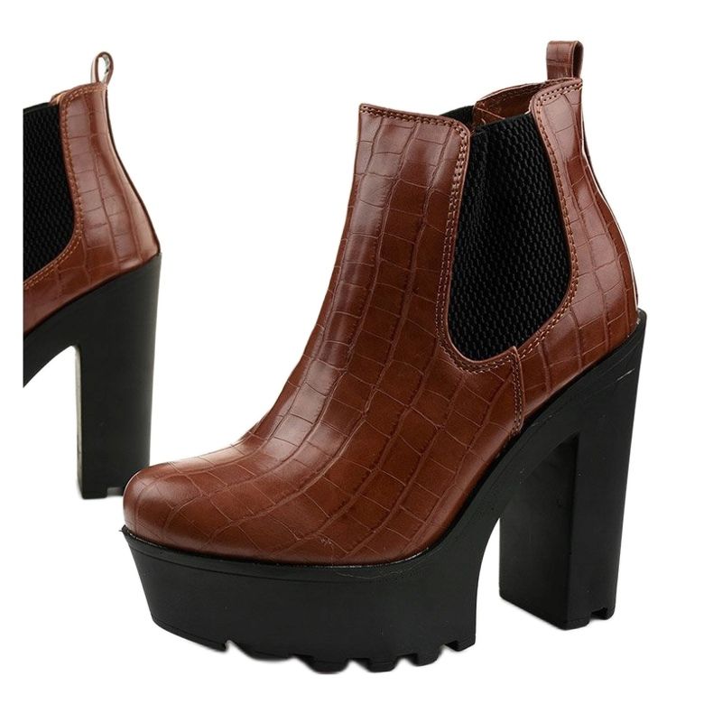 Kamelstiefel auf dem Zellola-Pfosten braun 1