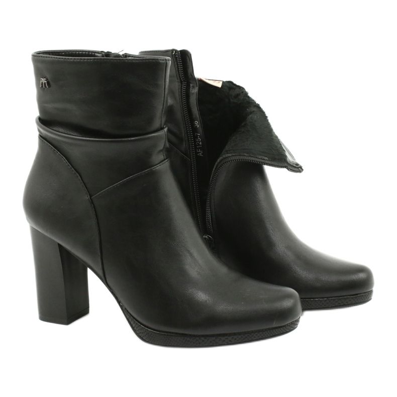 M.Daszyński Schwarze Stiefel auf dem Posten von Daszyński AF125-7 4