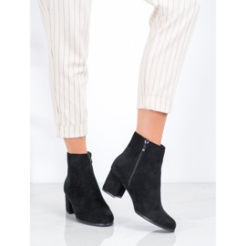 Danic Schwarze Stiefel auf High Heels 1