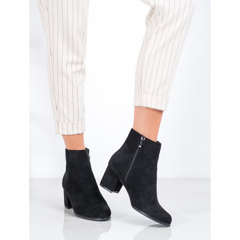 Danic Schwarze Stiefel auf High Heels 1