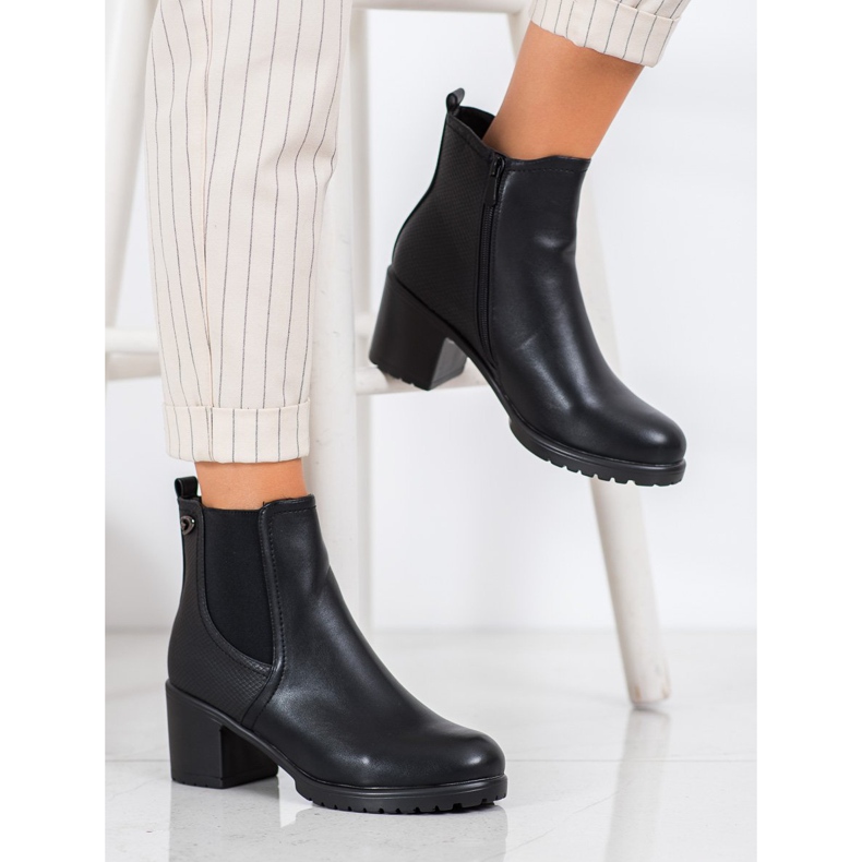 Leichte Stiefel am Pfosten schwarz 1