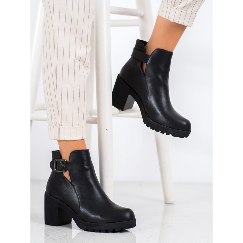 Weide Slip-on-Booties mit Schnalle schwarz 1