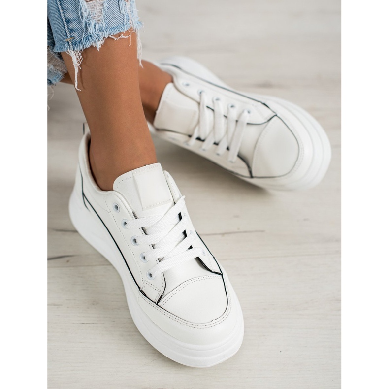 SHELOVET Sportschuhe auf der Plattform weiß 1