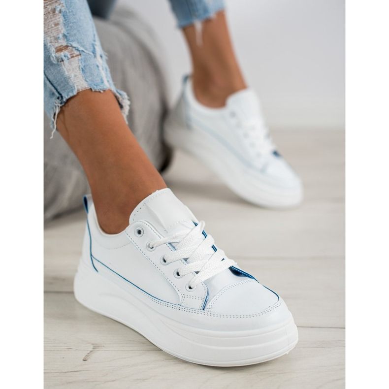 SHELOVET Sportschuhe auf der Plattform weiß 1