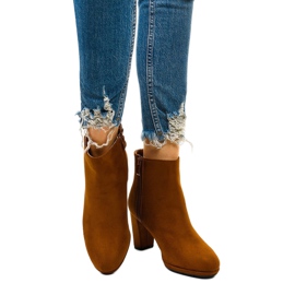 Kamelstiefel am Pfosten, Xentora Wildleder braun 1