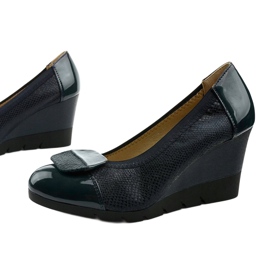 Schwarze Pumps am Downreaver Wedge marineblau 1