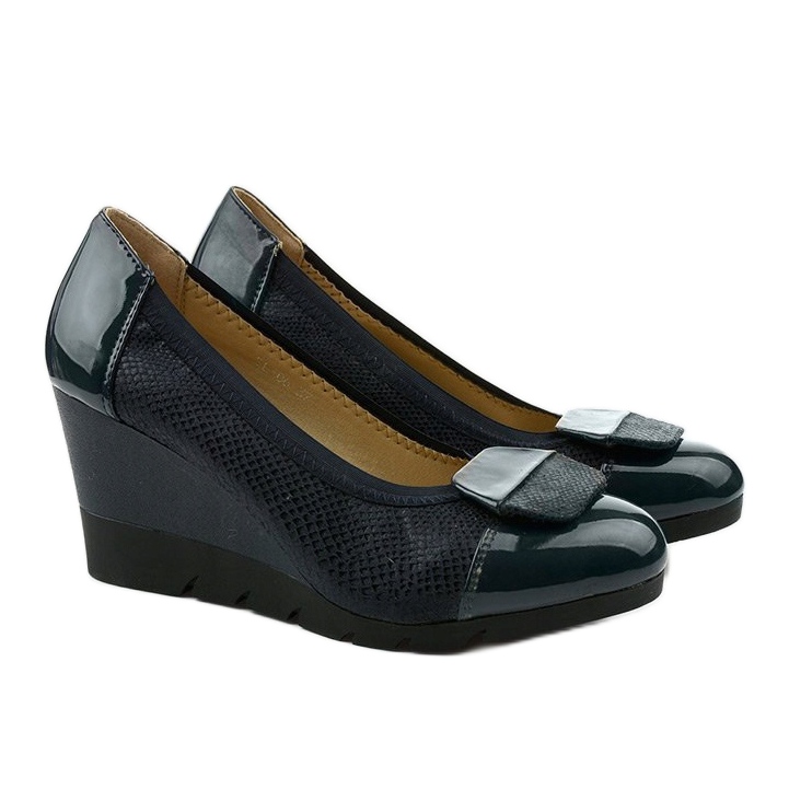 Schwarze Pumps am Downreaver Wedge marineblau 2