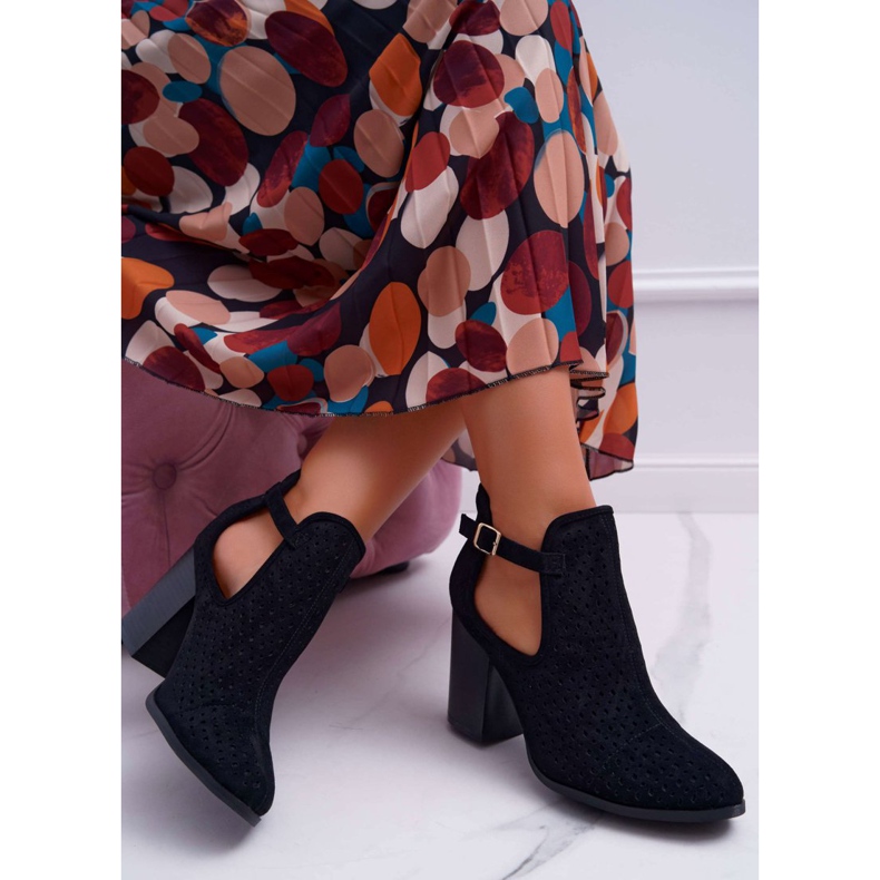 Bellucci Stiefel für Damen mit Durchbrochenem Absatz und Ausschnitten Schwarz GoodDay 2