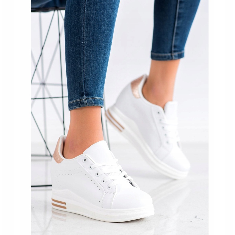 SHELOVET Sportschuhe auf einem Keil weiß golden 2