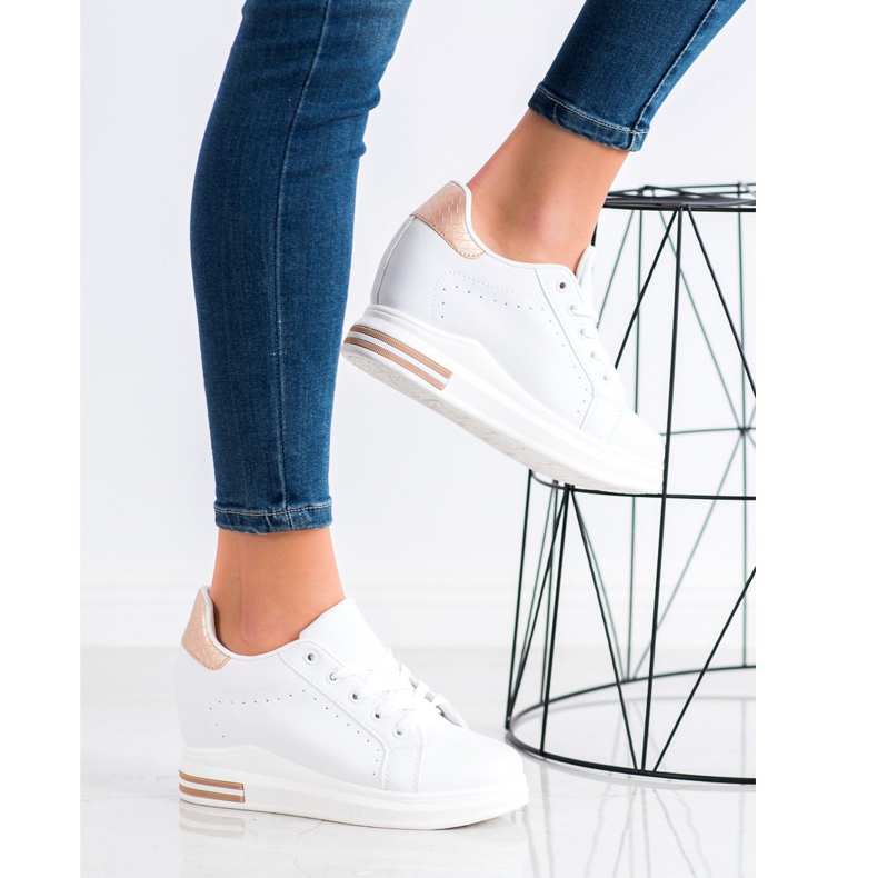 SHELOVET Sportschuhe auf einem Keil weiß golden 1