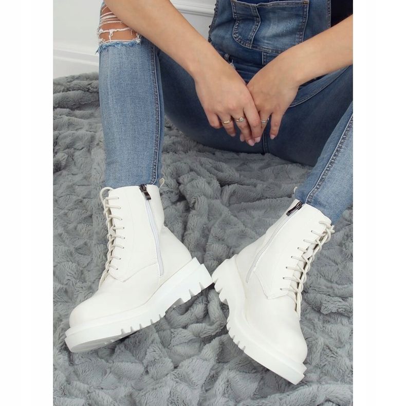 ID01 Weiße Schuhe mit hohen Sohlen 1