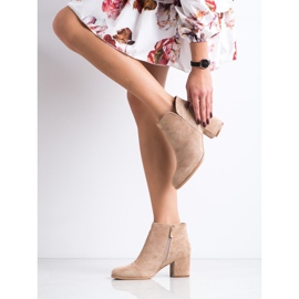 Bella Paris Stylische Stiefel mit hohen Absätzen beige 1