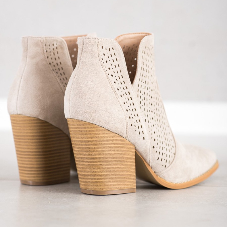Bella Paris Durchbrochene Booties auf der Post beige 1