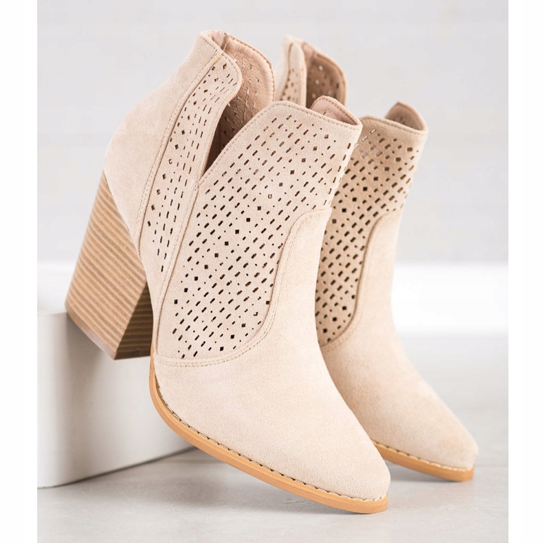 Bella Paris Durchbrochene Booties auf der Post beige 2