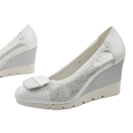 Silberne Pumps am Downreaver Keilabsatz silber- 1