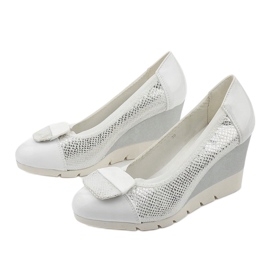 Silberne Pumps am Downreaver Keilabsatz silber- 2