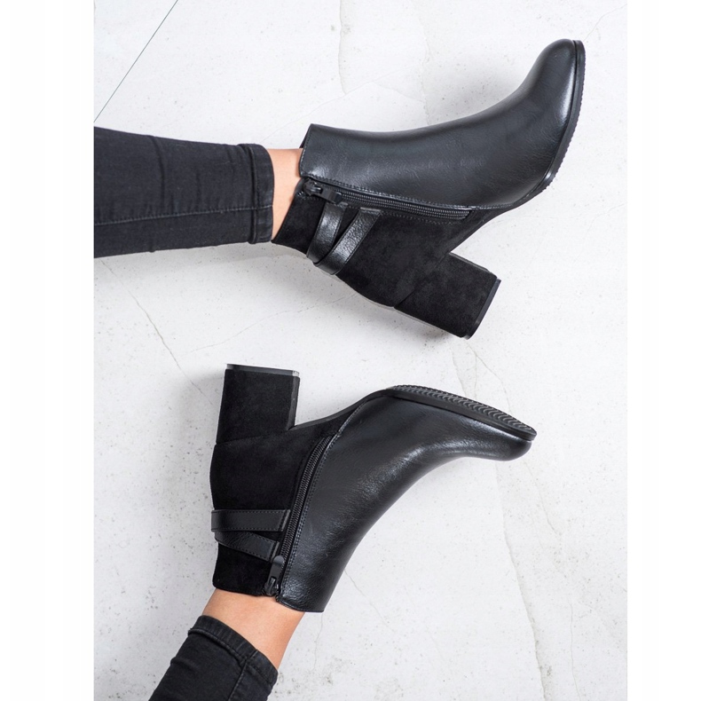 J. Star Schwarze Stiefel auf High Heels 2