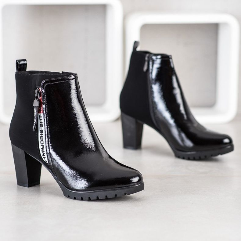 Gogo Stiefel aus Lackleder schwarz 1