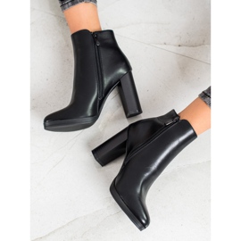 Ideal Shoes Klassische Stiefel mit hohen Absätzen schwarz 2