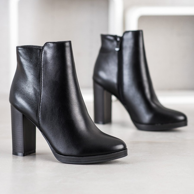 Ideal Shoes Klassische Stiefel mit hohen Absätzen schwarz 1