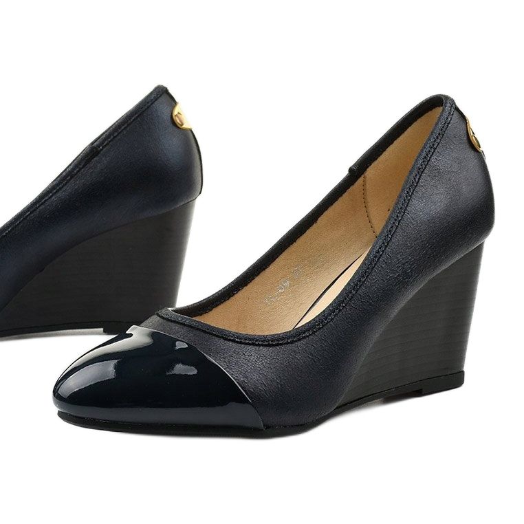 Blaue Pumps am Bluehorn Keilabsatz marineblau 1