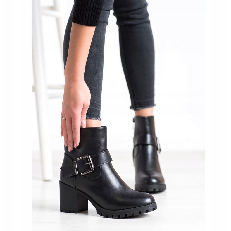 SDS Stilvolle Arbeiter an einer Bar schwarz 2