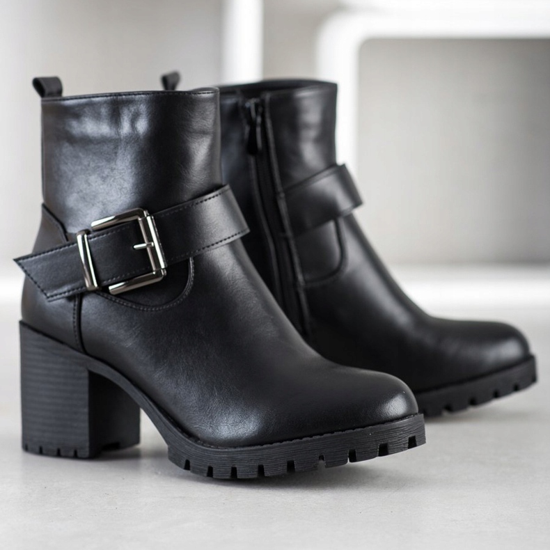 SDS Stilvolle Arbeiter an einer Bar schwarz 1